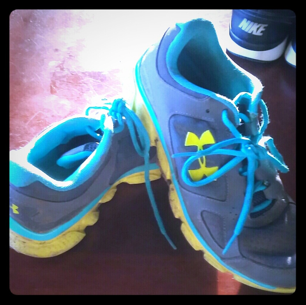 Under Armour tennis shoes